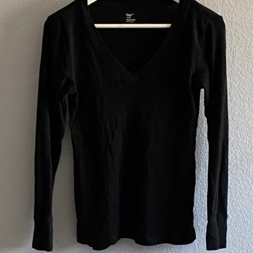 Gap Black Long-Sleeved SuperSoft V-Neck Tee